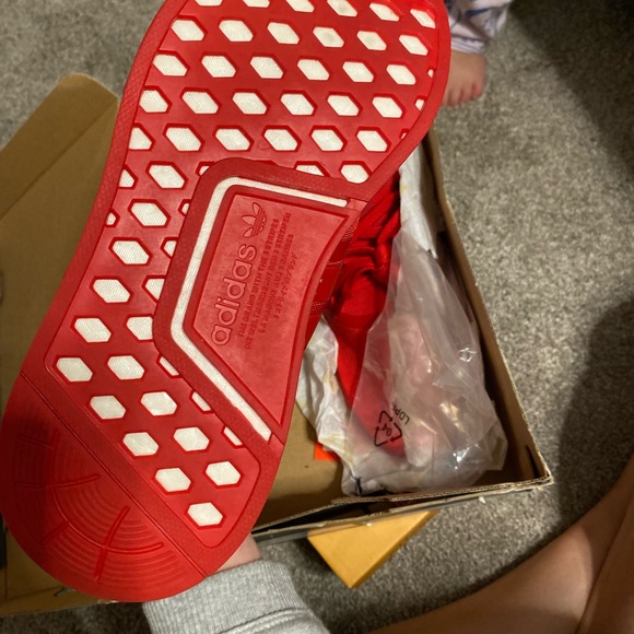 Adidas NMD R1 - Picture 2 of 3